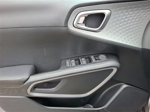 New 2025 Kia Soul LX w/ LX Technology Package image 8