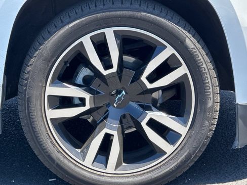 Used 2018 Chevrolet Tahoe Premier AWD/4WD image 41