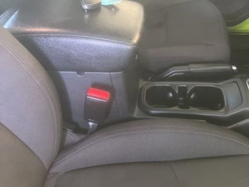 Used 2021 Jeep Wrangler Unlimited Sport image 17