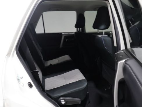 Used 2019 Toyota 4Runner SR5 AWD/4WD image 21