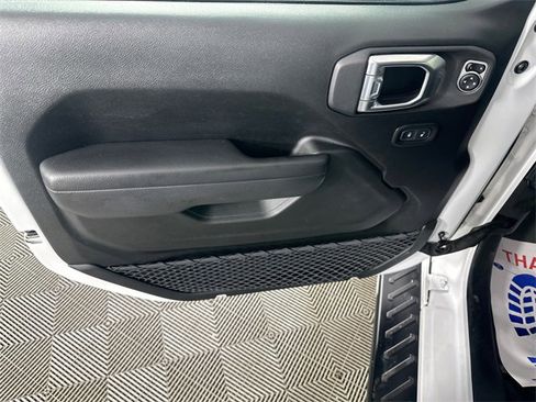 Certified 2023 Jeep Gladiator Sport image 18