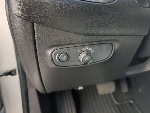 Used 2020 Chevrolet Equinox LT FWD image 16