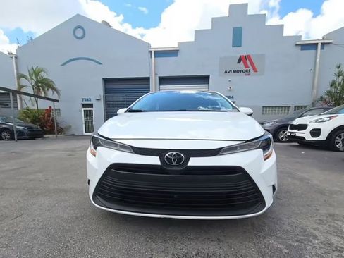 Used 2024 Toyota Corolla LE FWD image 2