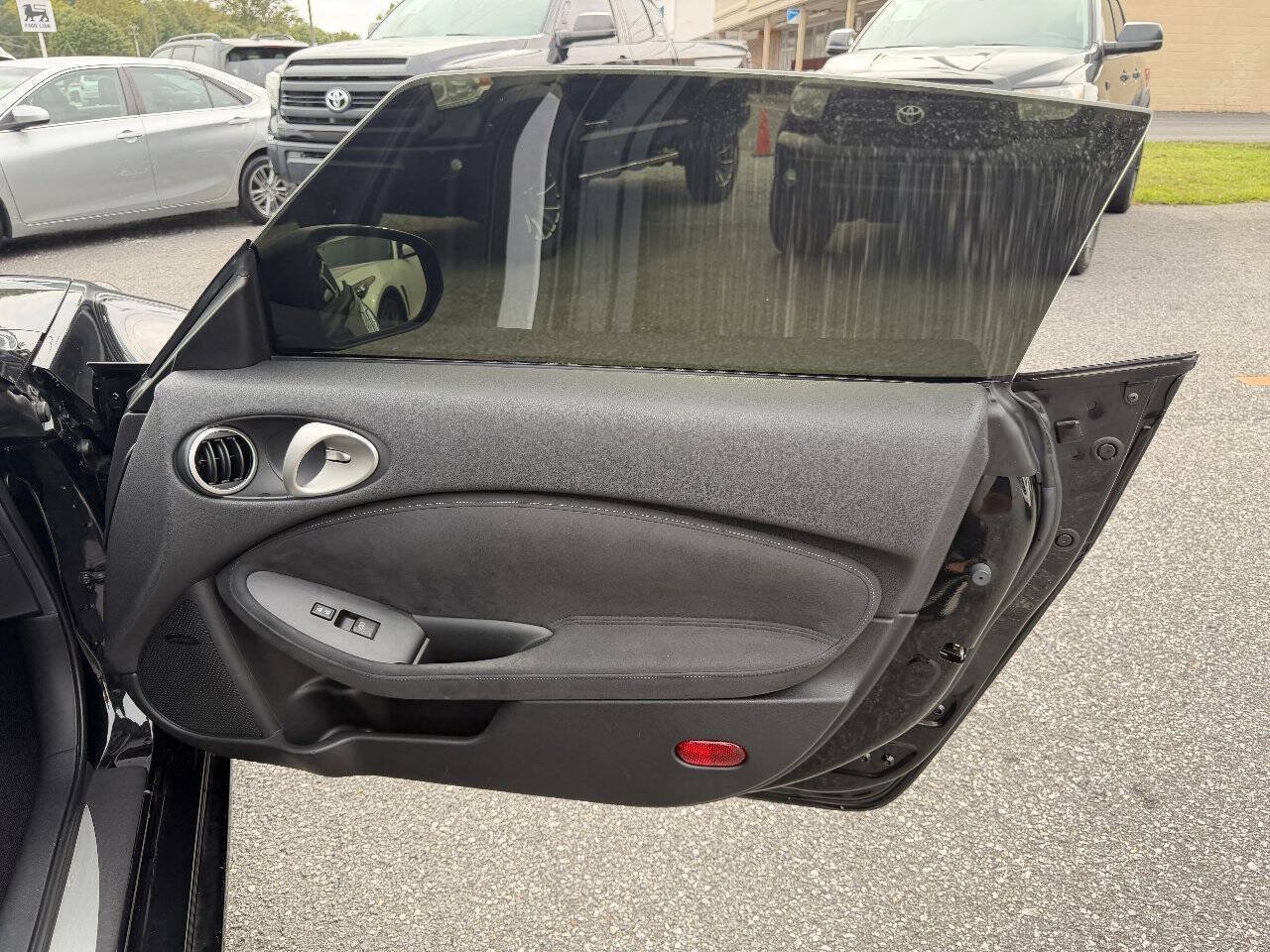 Used 2014 Nissan 370Z Touring w/ Sport Package RWD image 20