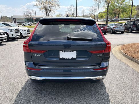 Used 2023 Volvo XC60 B5 Plus image 10