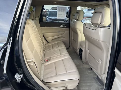 Used 2014 Jeep Grand Cherokee Overland w/ Advanced Technology Group image 21