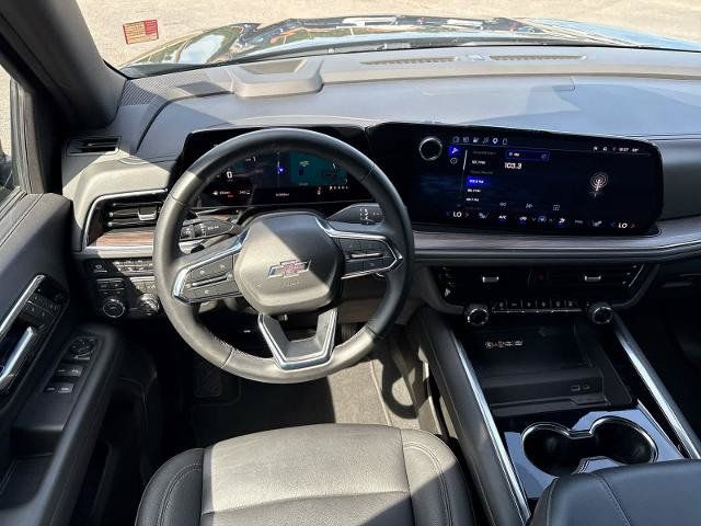 Used 2026 Chevrolet Suburban Z71 AWD/4WD image 21
