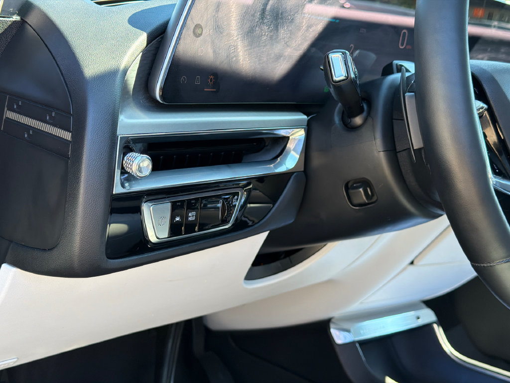 Used 2024 Cadillac Lyriq Luxury AWD/4WD image 20