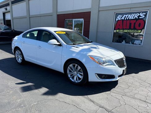 Used 2017 Buick Regal Premium FWD image 1