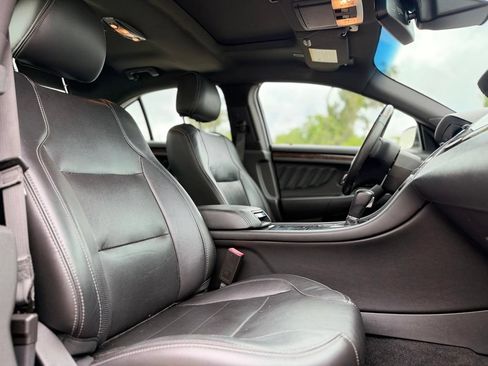 Used 2017 Ford Taurus Limited FWD image 15