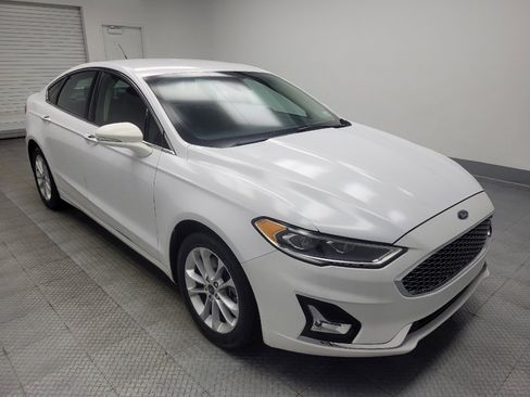 Used 2020 Ford Fusion Energi Titanium image 13