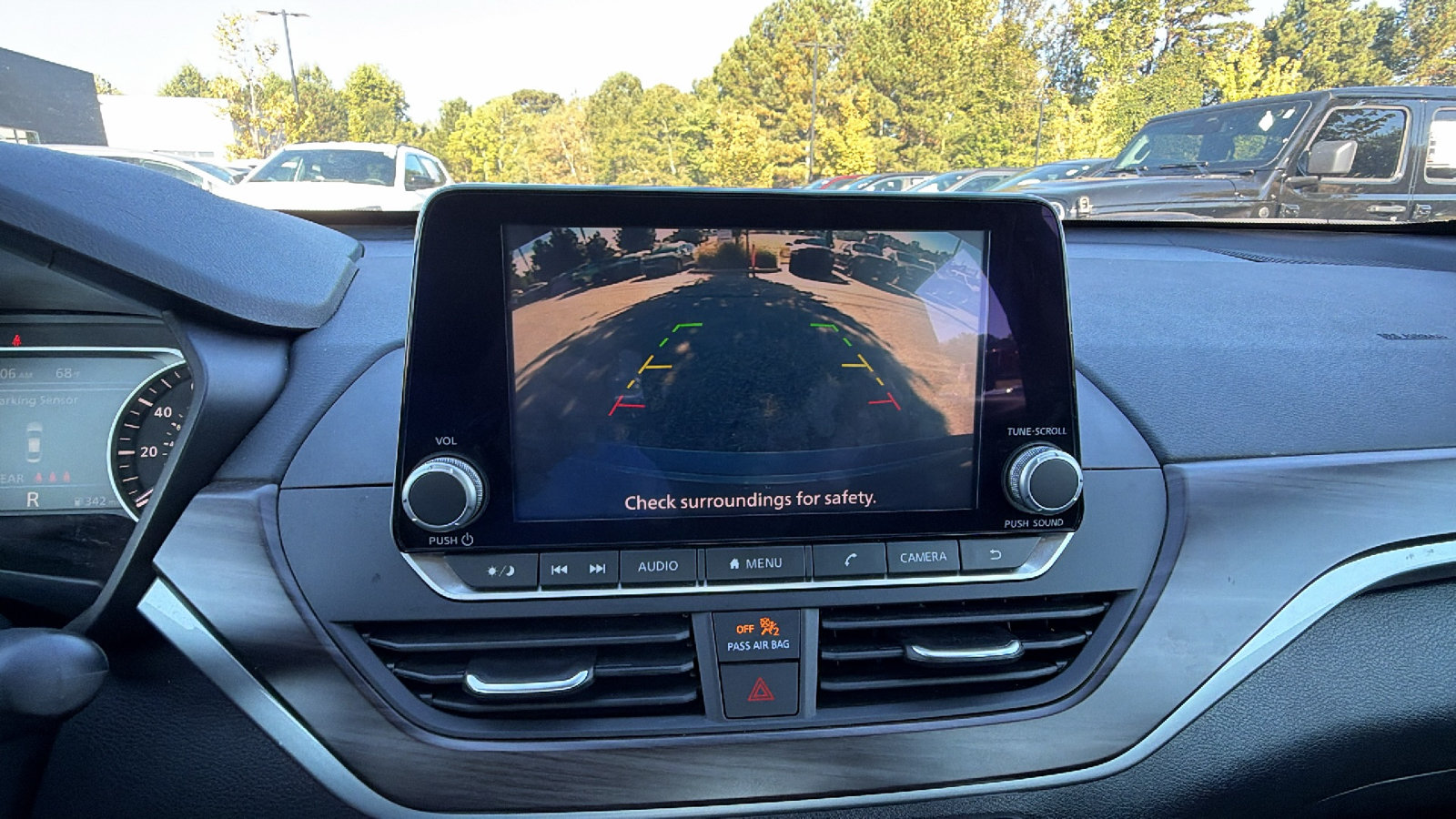 Used 2025 Nissan Altima 2.5 SV FWD image 32