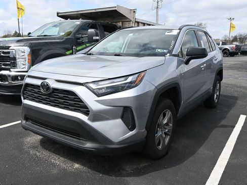 Used 2025 Toyota RAV4 LE image 7