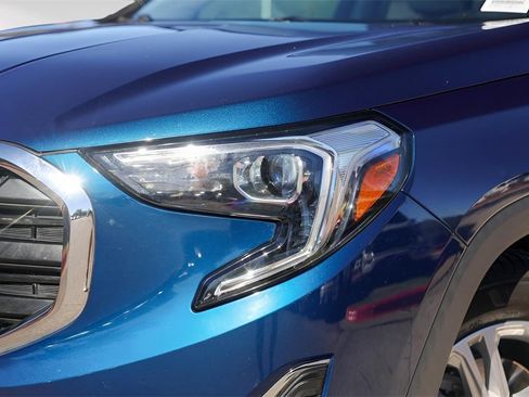 Used 2021 GMC Terrain SLE image 3