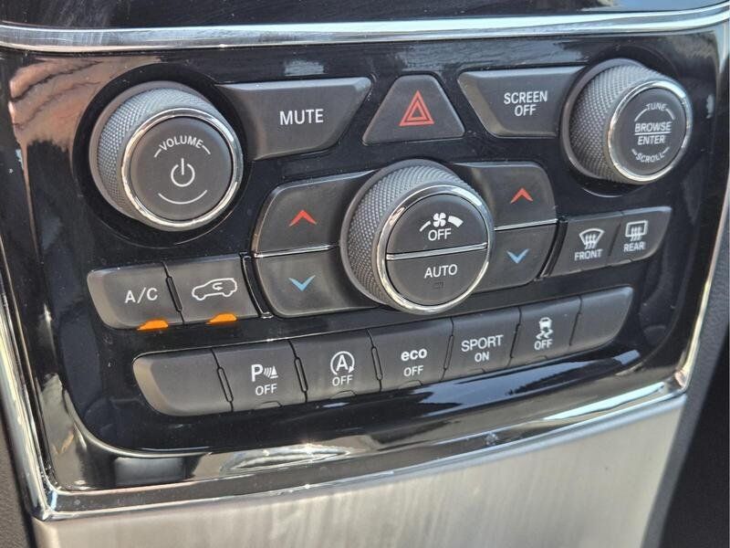 Used 2019 Jeep Grand Cherokee Limited RWD image 26