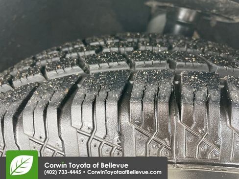 Used 2024 Chrysler Pacifica Touring-L FWD image 27