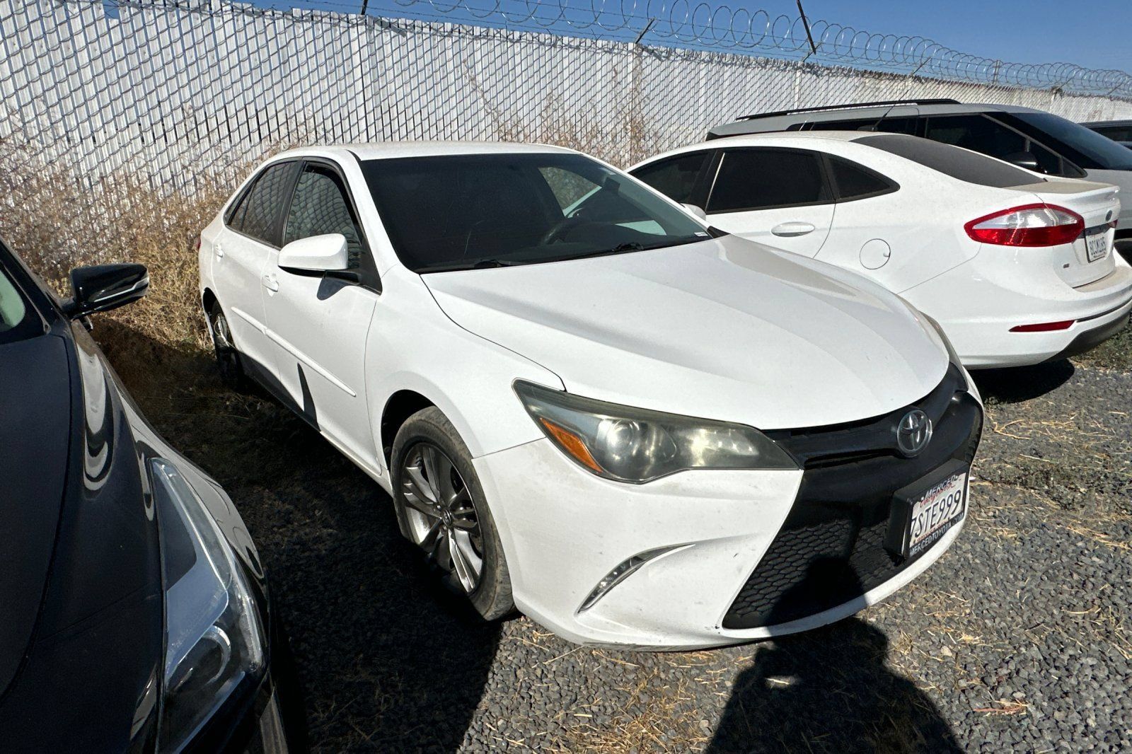 Used 2016 Toyota Camry SE FWD image 2