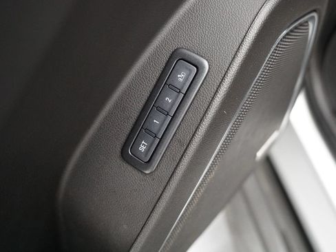 Used 2017 Chevrolet Suburban LT RWD image 17