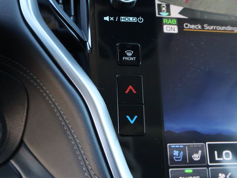 Used 2023 Subaru Outback Touring XT AWD/4WD image 29