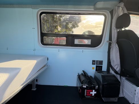 Used 2024 Mercedes-Benz Sprinter 2500 image 24