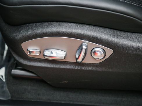 Certified 2026 Porsche Macan AWD/4WD image 26