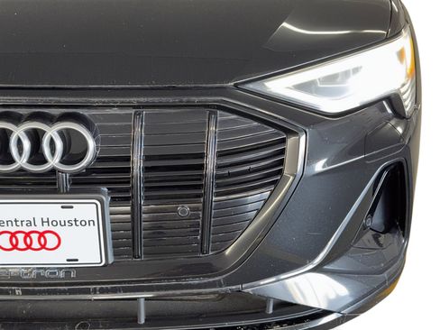 Used 2021 Audi e-tron Premium w/ Black Optic Package image 11
