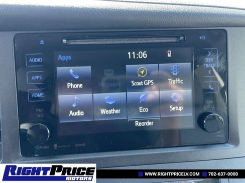 Used 2017 Toyota Sienna XLE image 18