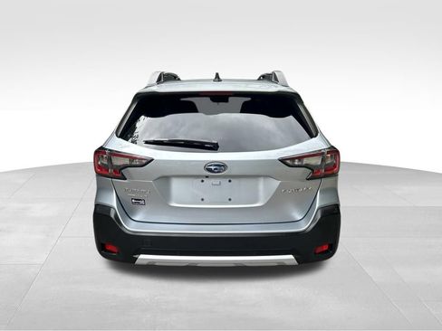 Used 2023 Subaru Outback Limited AWD/4WD image 4