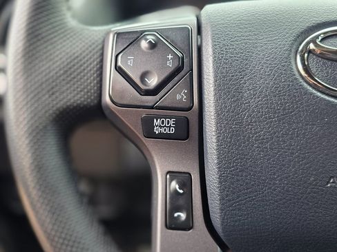 Used 2020 Toyota Tacoma TRD Sport image 31