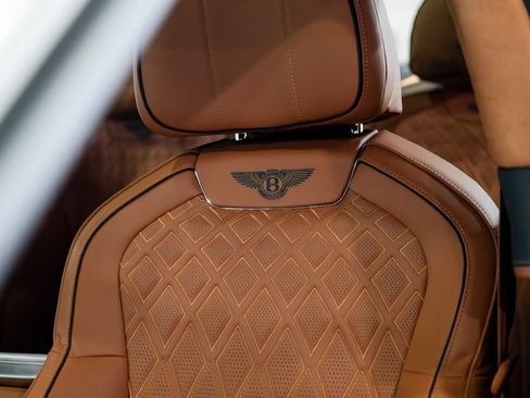 Used 2023 Bentley Flying Spur W12 AWD/4WD image 46