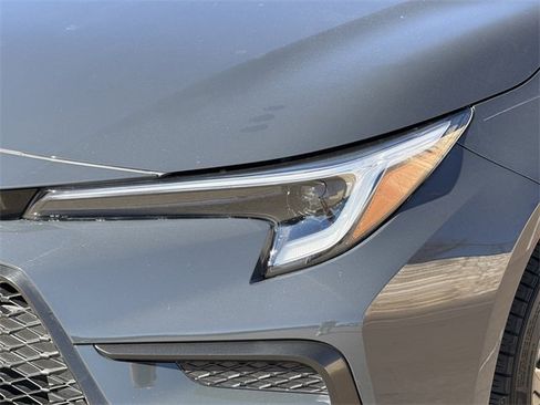 Used 2025 Toyota Corolla SE image 4