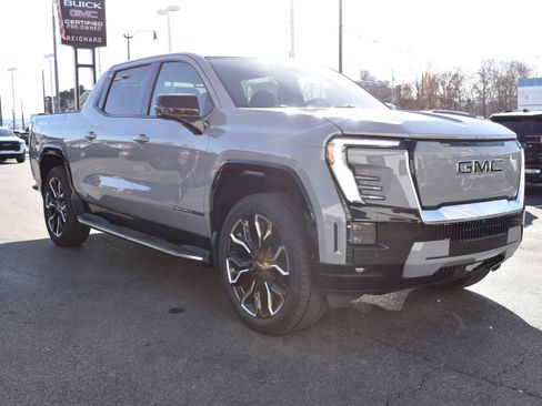 New 2025 GMC Sierra EV Denali image 25