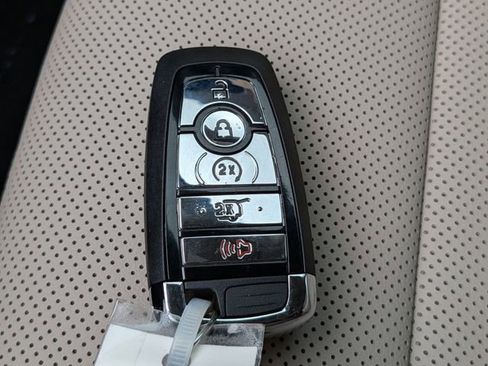 New 2025 Lincoln Nautilus Premier w/ Jet Appearance Package image 29