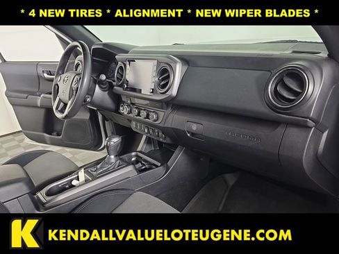 Used 2021 Toyota Tacoma TRD Off-Road w/ Technology Package AWD/4WD image 22