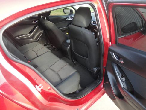 Used 2017 MAZDA MAZDA3 Sport w/ Preferred Equipment Package FWD image 24