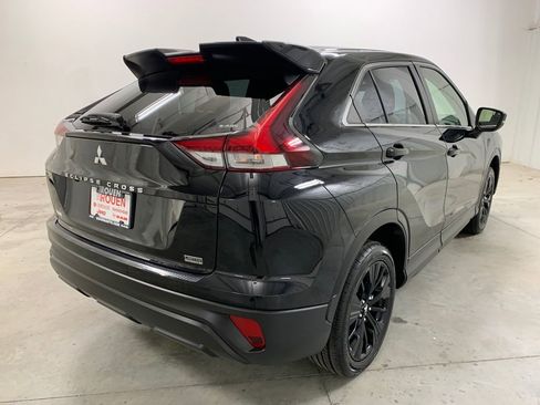 Used 2022 Mitsubishi Eclipse Cross LE image 22