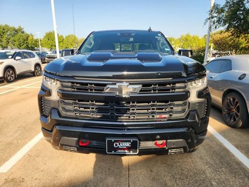 Used 2025 Chevrolet Silverado 1500 LT Trail Boss w/ LT Trail Boss Premium Package AWD/4WD image 2