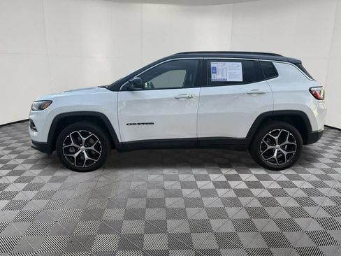 Used 2024 Jeep Compass Limited AWD/4WD image 4