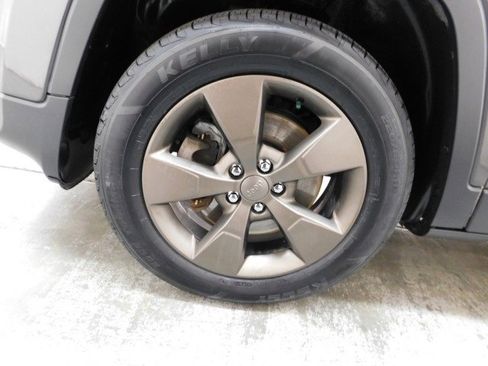 Used 2016 Jeep Cherokee 75th Anniversary image 10