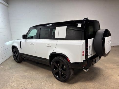 New 2025 Land Rover Defender 110 V8 image 10