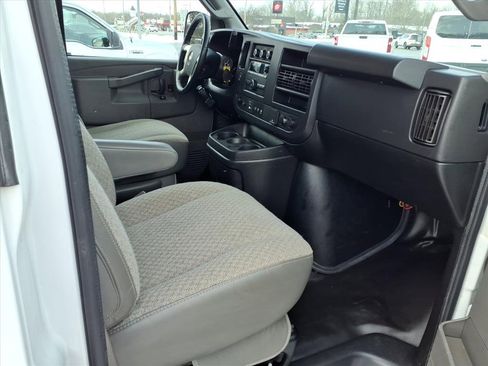 Used 2019 Chevrolet Express 3500 w/ Power Convenience Package image 19