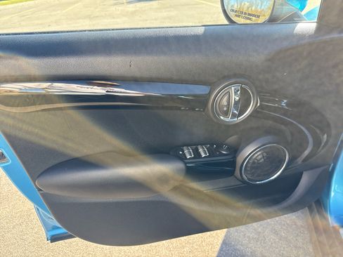 Used 2018 MINI Cooper S image 9