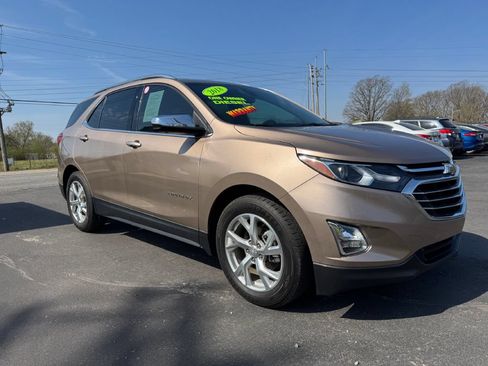 Used 2018 Chevrolet Equinox Premier FWD image 3