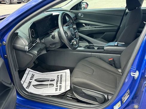 Used 2023 Hyundai Elantra SEL w/ Convenience Package FWD image 14