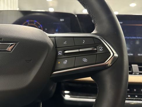 Used 2025 Chevrolet Equinox ACTIV w/ Convenience Package III image 14