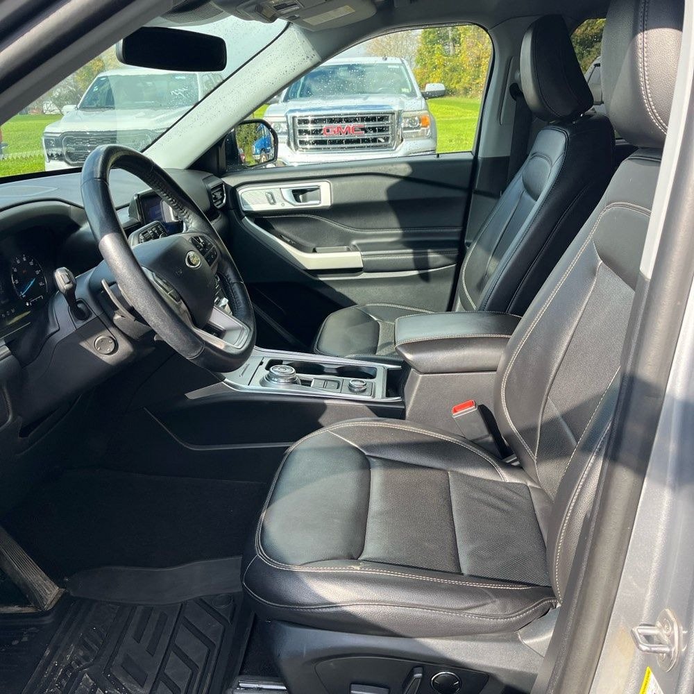 Used 2021 Ford Explorer Limited w/ Hybrid Equipment Group 310A AWD/4WD image 5