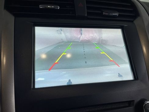 Used 2018 Ford Fusion SE w/ Fusion SE Technology Package image 15