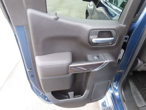 Used 2019 Chevrolet Silverado 1500 LTZ image 32