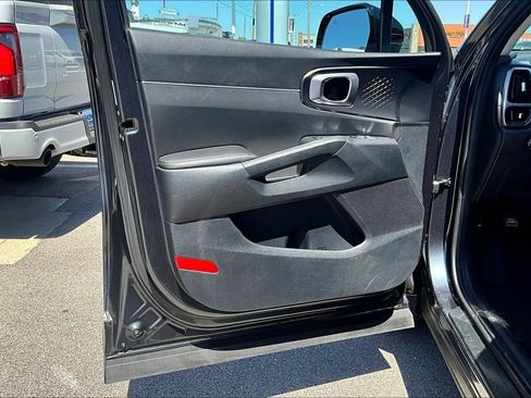 Used 2023 Kia Sorento S FWD image 18