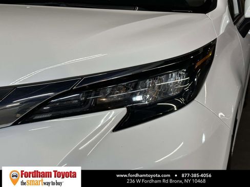 Used 2024 Toyota Sienna LE FWD image 10